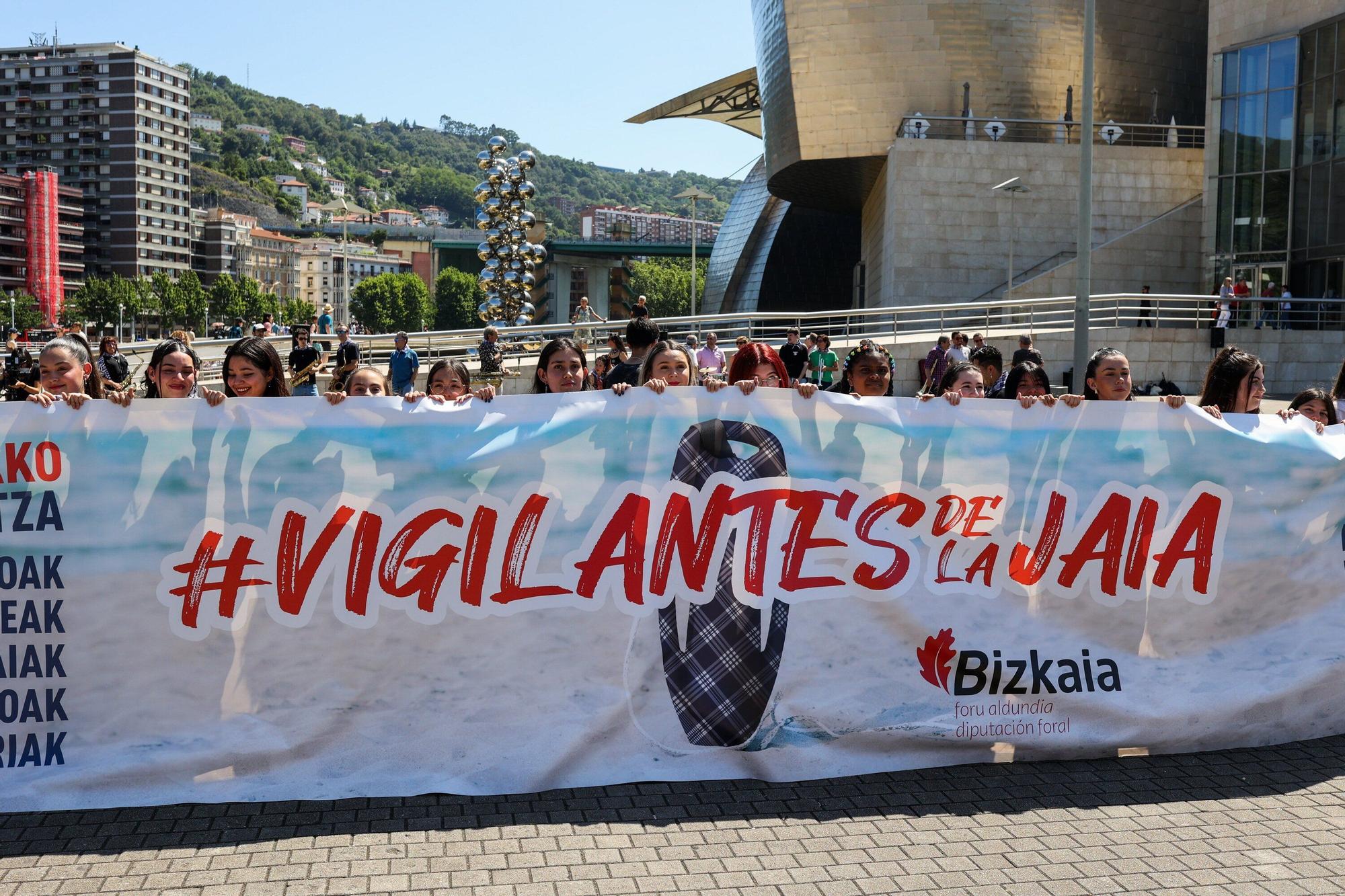 En Imágenes: Vigilantes de la Jaia. Nueva campaña contra las agresiones sexuales en fiestas en Bizkaia
