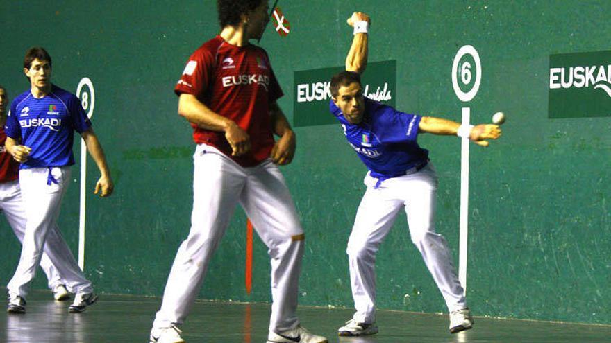 Olaizola II-Begino ganan a Xala-Barriola y se quedan solos en cabeza