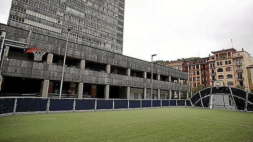 El Consistorio retirará la cancha de Blas de Otero ante quejas vecinales