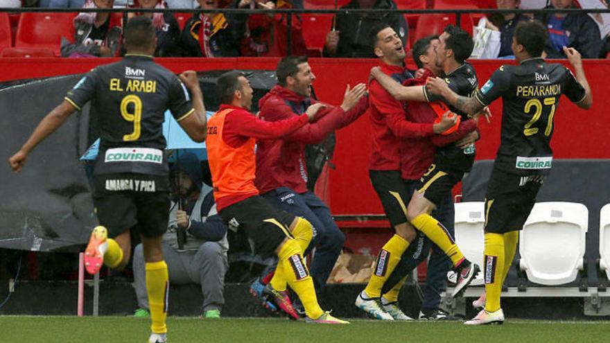 El Granada no falla en el Sánchez Pizjuán y se asegura la permanencia (1-4)