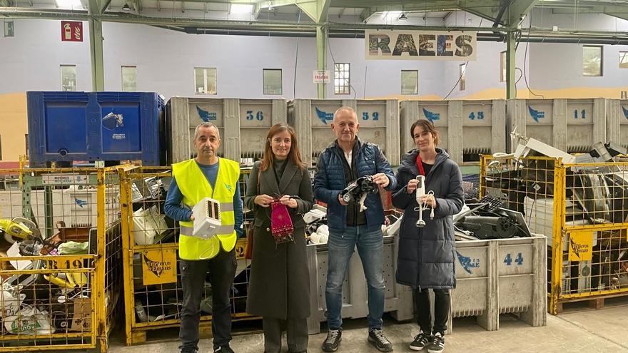 Medio Ambiente recoge 2,6 toneladas de residuos a través del concierto de Motxila21, Alejo y Pedro Razquin