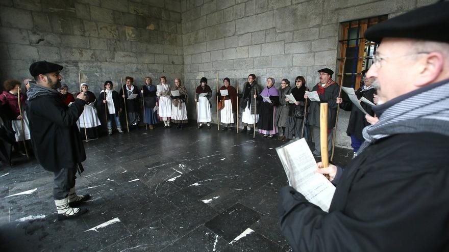 Víspera de Santa Águeda 2026 en Gipuzkoa: las makilas ya resuenan