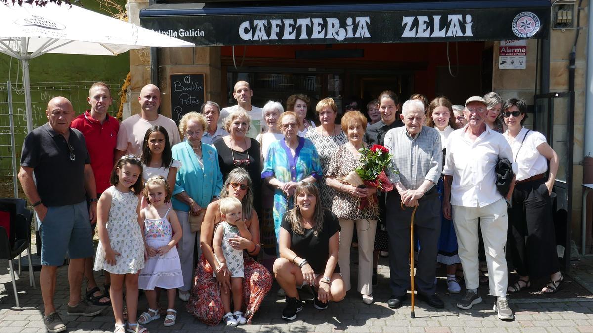 Clarita Olmedillo Aldasoro celebró su cumpleaños ayer em Altsasu con amistades y familia.