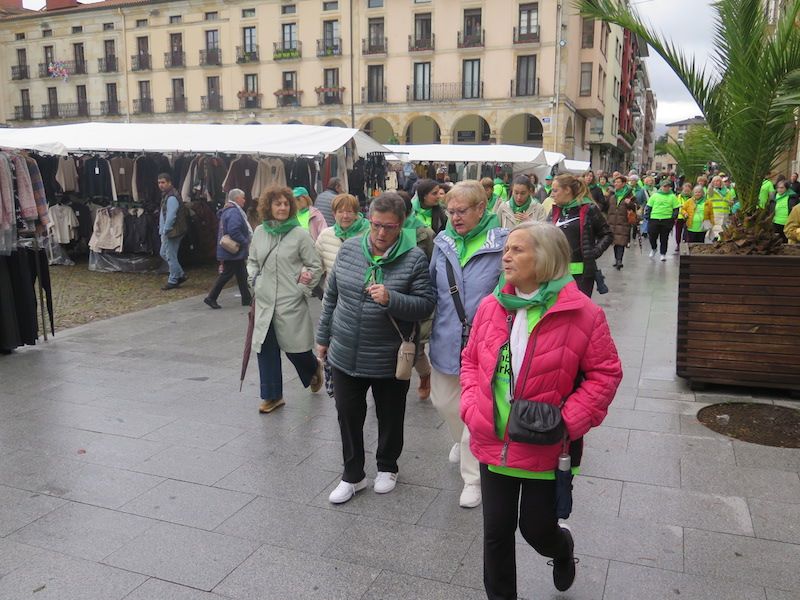 La marcha contra el cáncer de Urretxu y Zumarraga, en imágenes