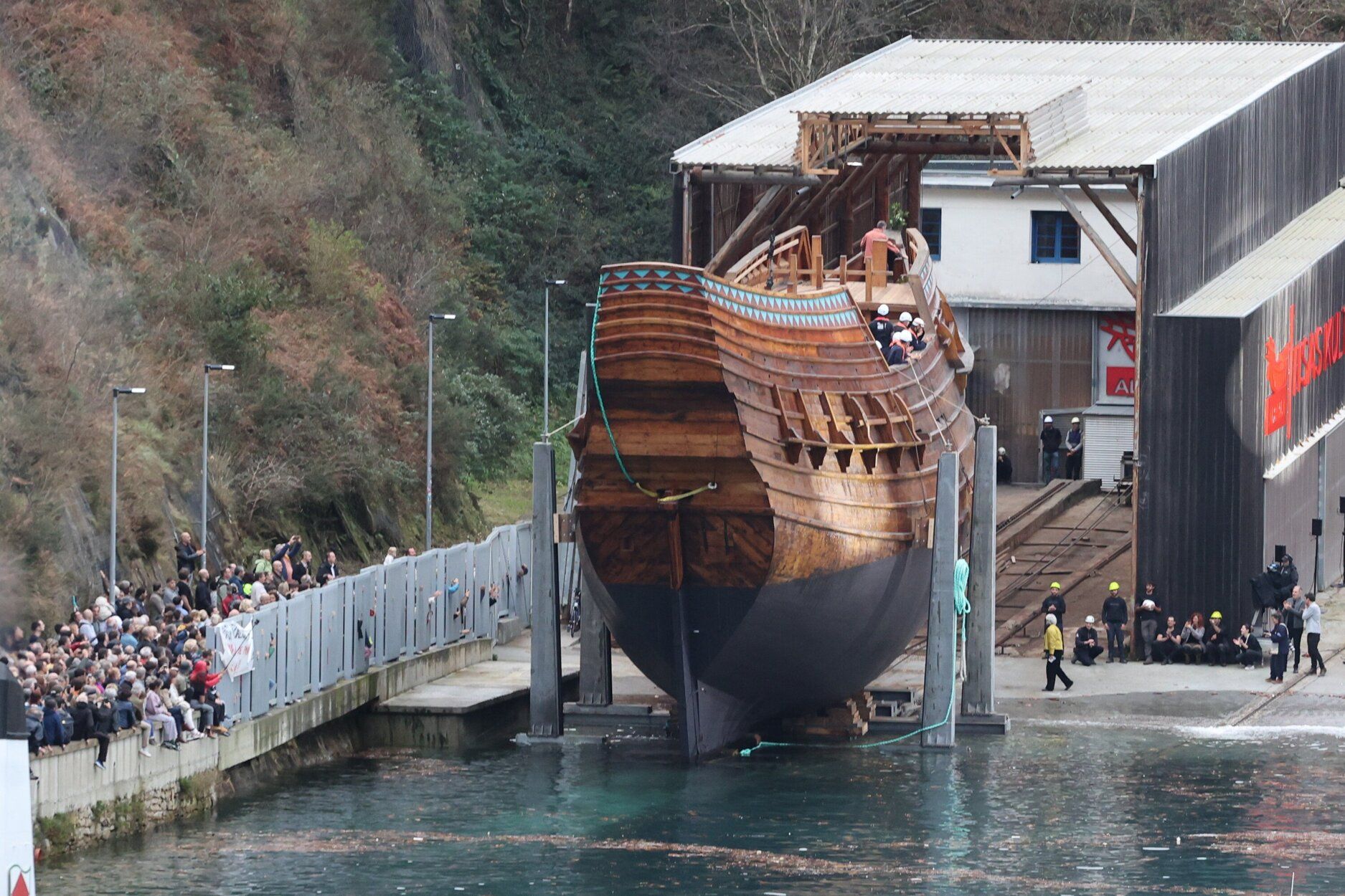 Espectacular botadura de la nao San Juan