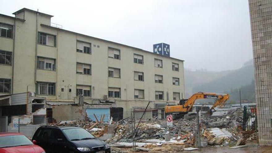57 plazas más de aparcamiento en el hospital