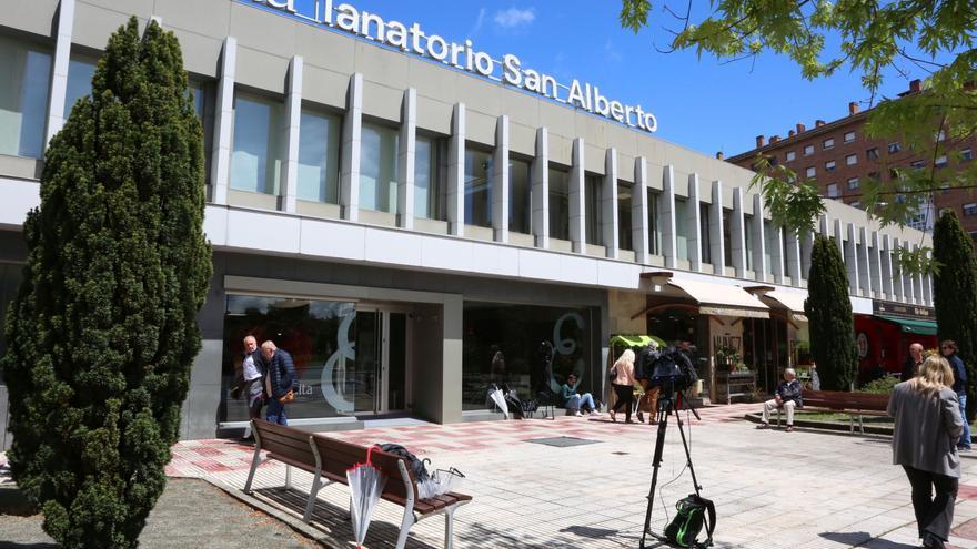 La capilla ardiente de Garaikoetxea se instalará este miércoles en Ajuria Enea tras el último adiós en Pamplona