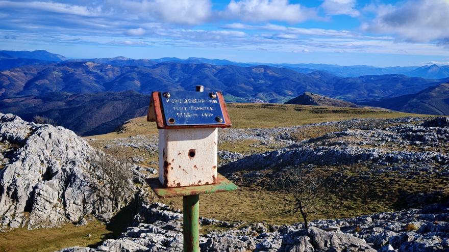 Ruta por Kurutzeberri y Elorreta, un día de viento, vistas y roca viva