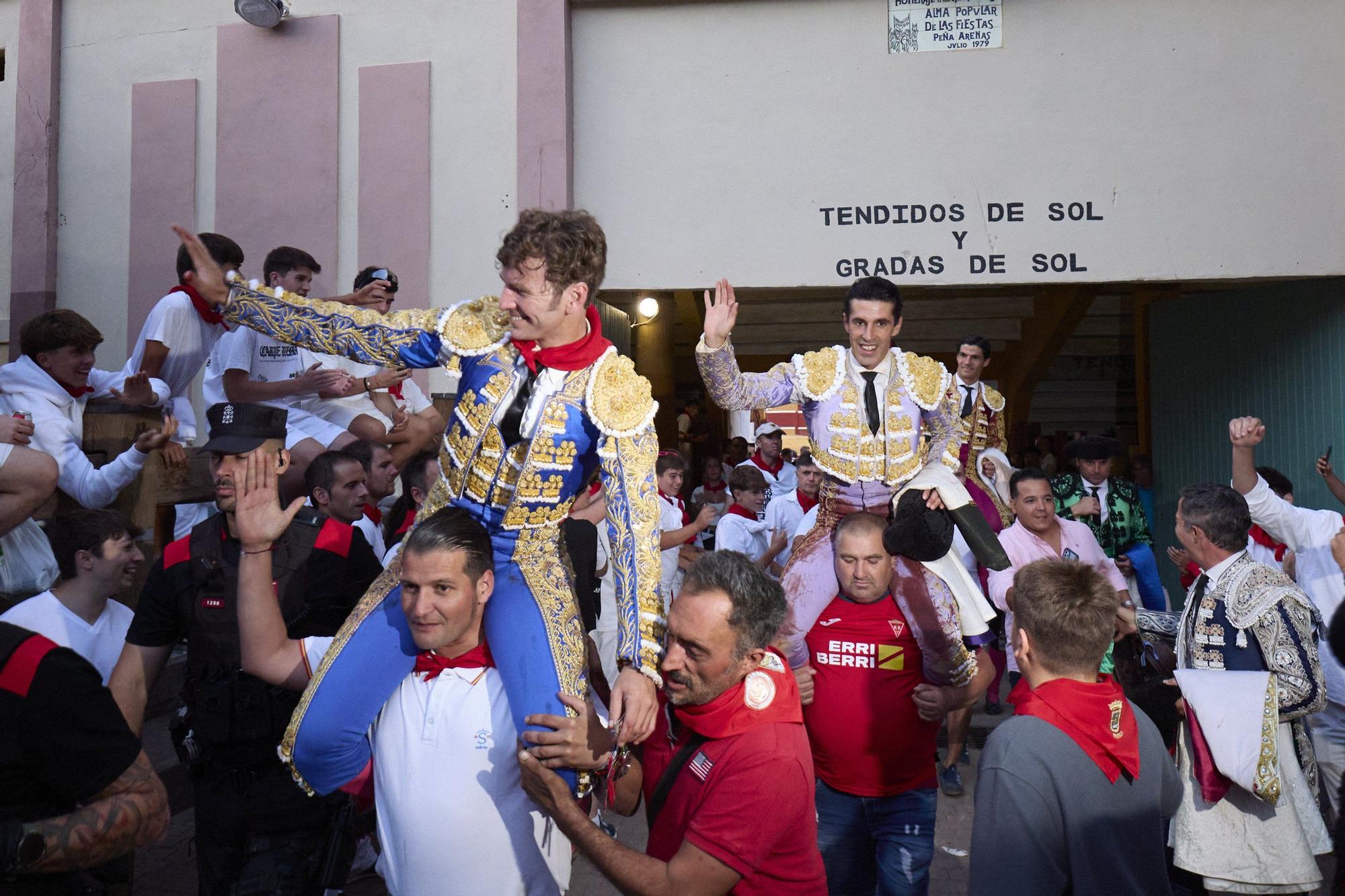 Fotos de la corrida de toros en Tudela con toros de Garzón Valdenebro