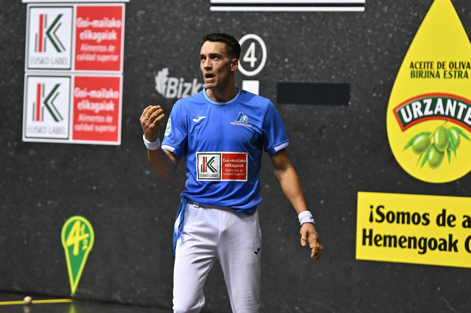 En imágenes: Etxeberria se hace con su primera txapela del Cuatro y Medio en Bilbao (22 - 11)