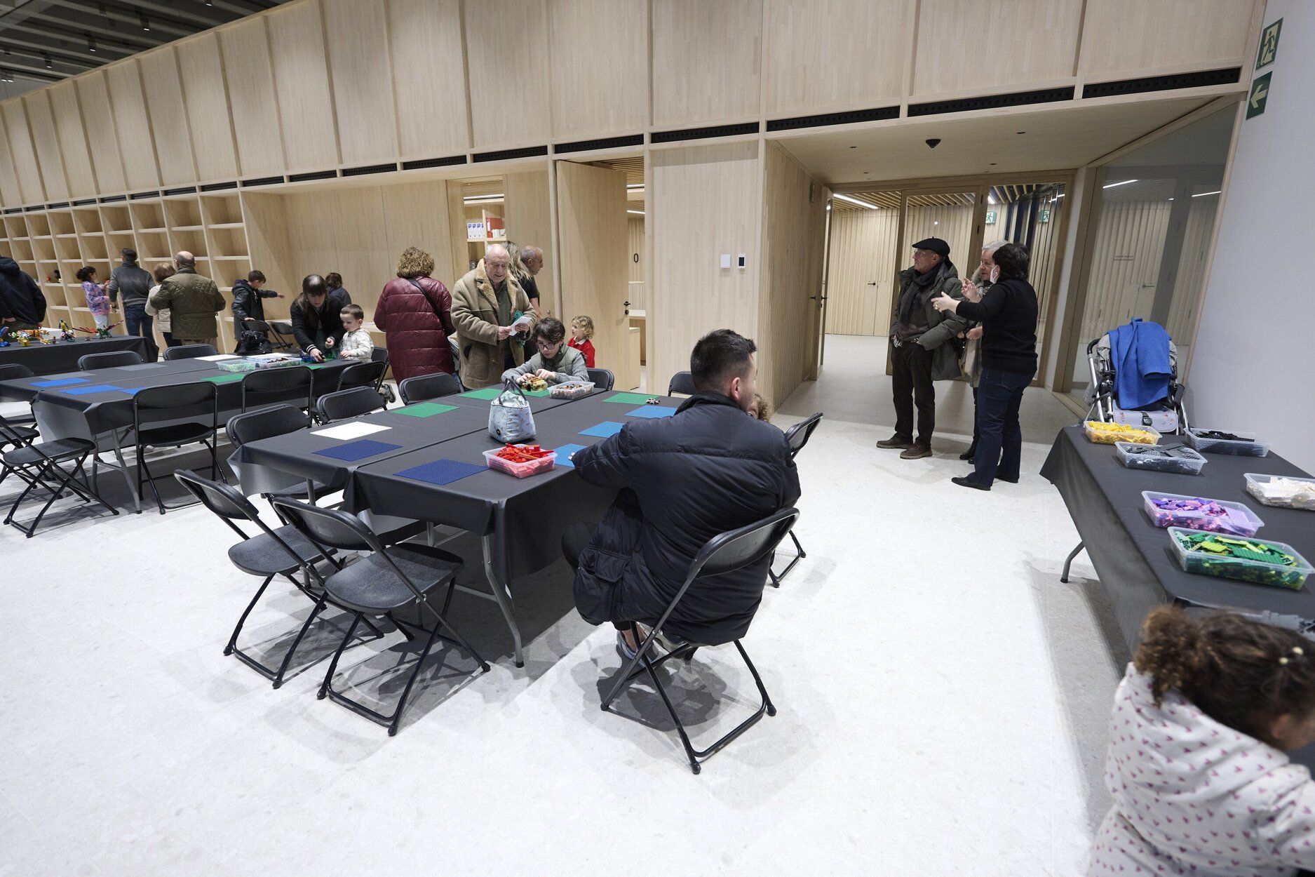 Imágenes de la inauguración del Civivox Pompelo