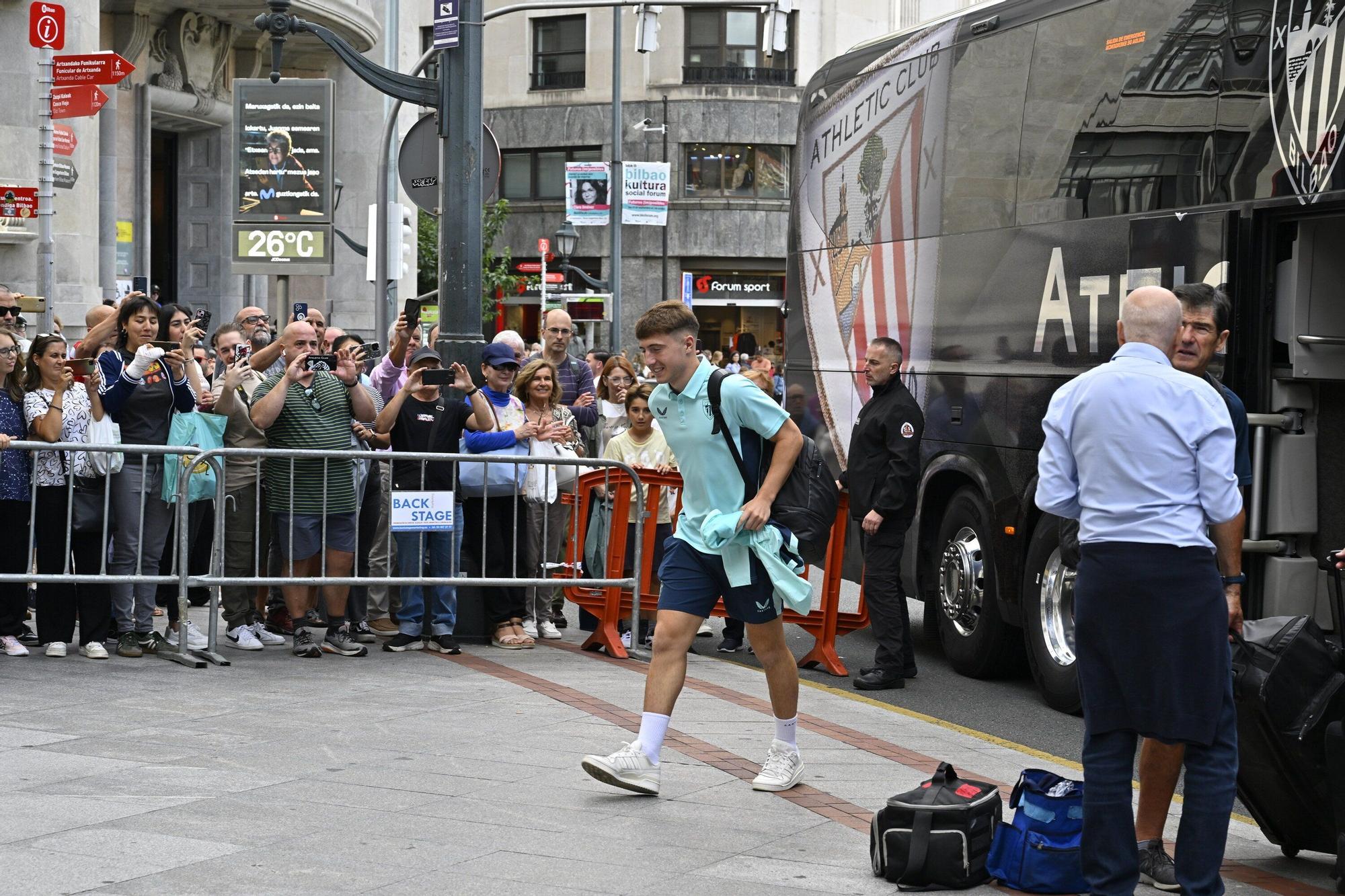El Athletic llega al hotel Carlton