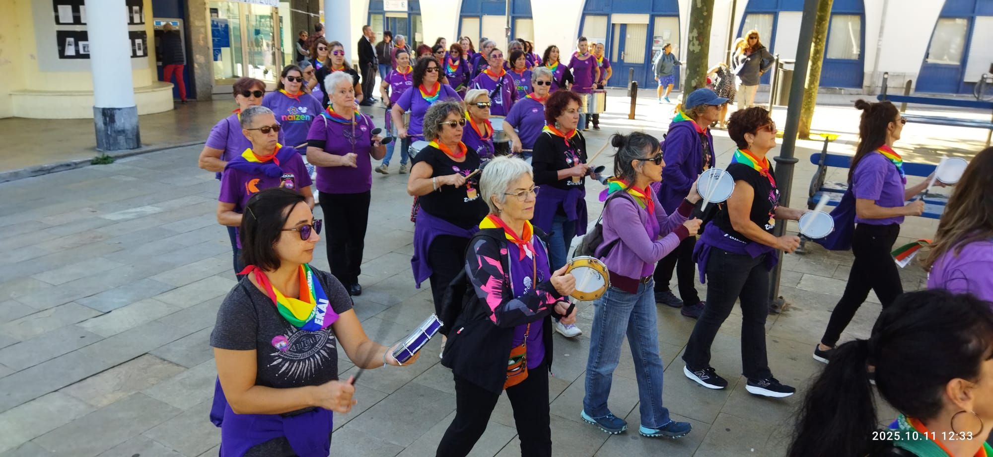 En imágenes: Ondarroa celebra el Día del Abrazo a la Diversidad