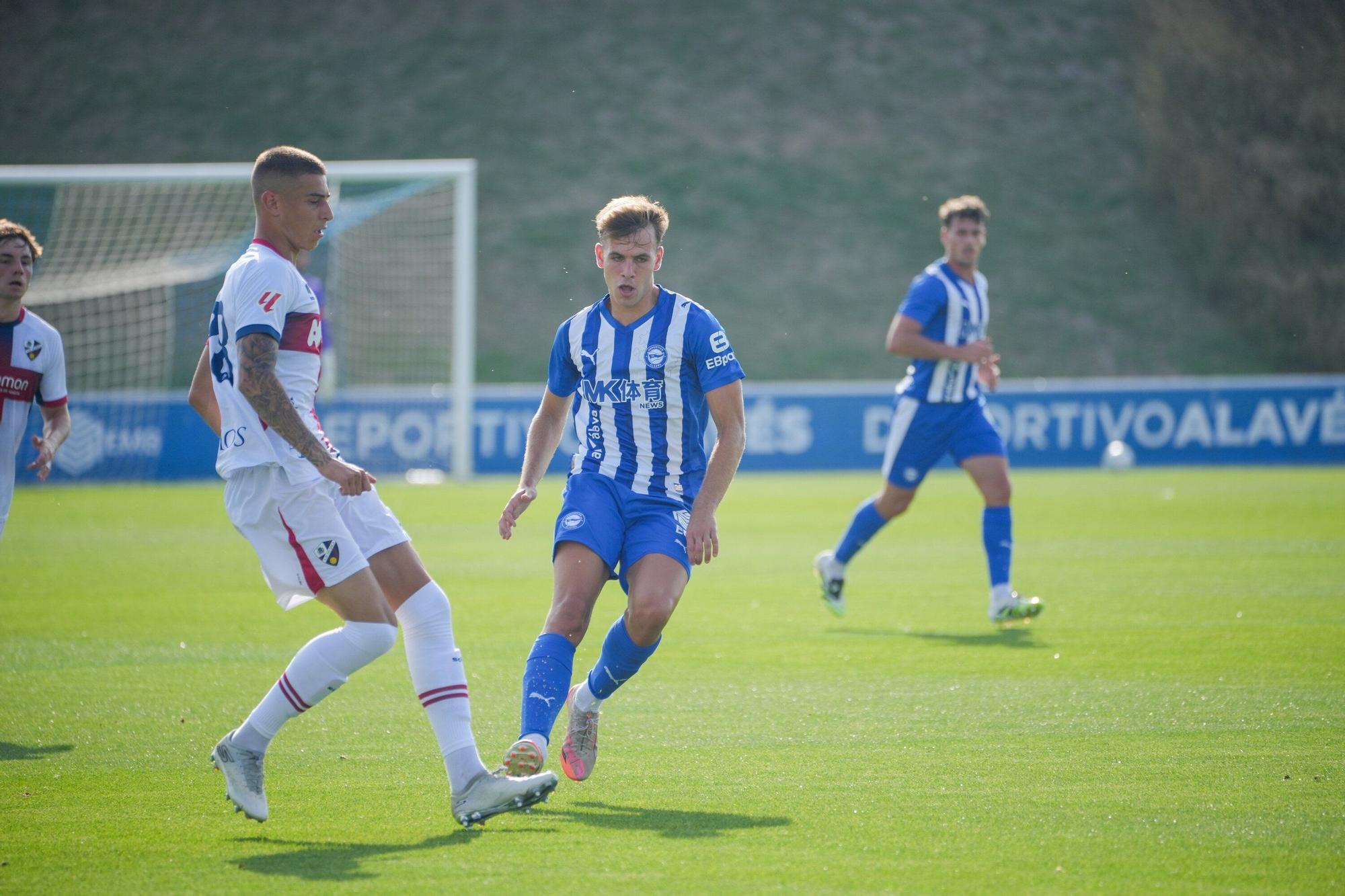 En imágenes: El Alavés pierde contra el Huesca en pretemporada (0-1)