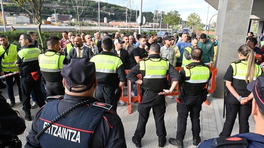 Bilbao tramita el nuevo calendario de la Policía Municipal