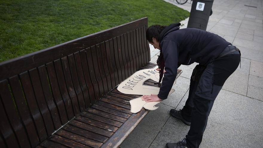 Concentración por la muerte de una persona que dormía en la calle en Pamplona
