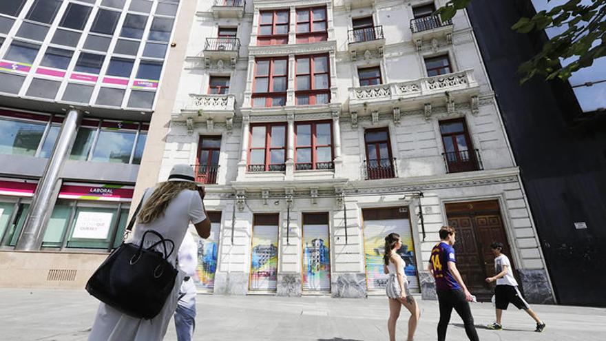 En la imagen, La Granja, un café que fue testigo de interesantes tertulias, y cuyo espacio continuará íntegro cuando alguien decida comprarlo.
