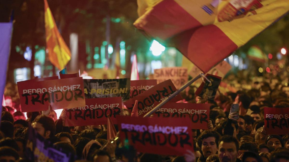 Imagen de una manifestación frente a Ferraz en 2023.