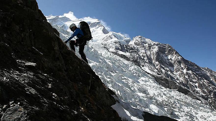 Carlos Soria prevé hacer cumbre en el Annapurna el 20 de abril