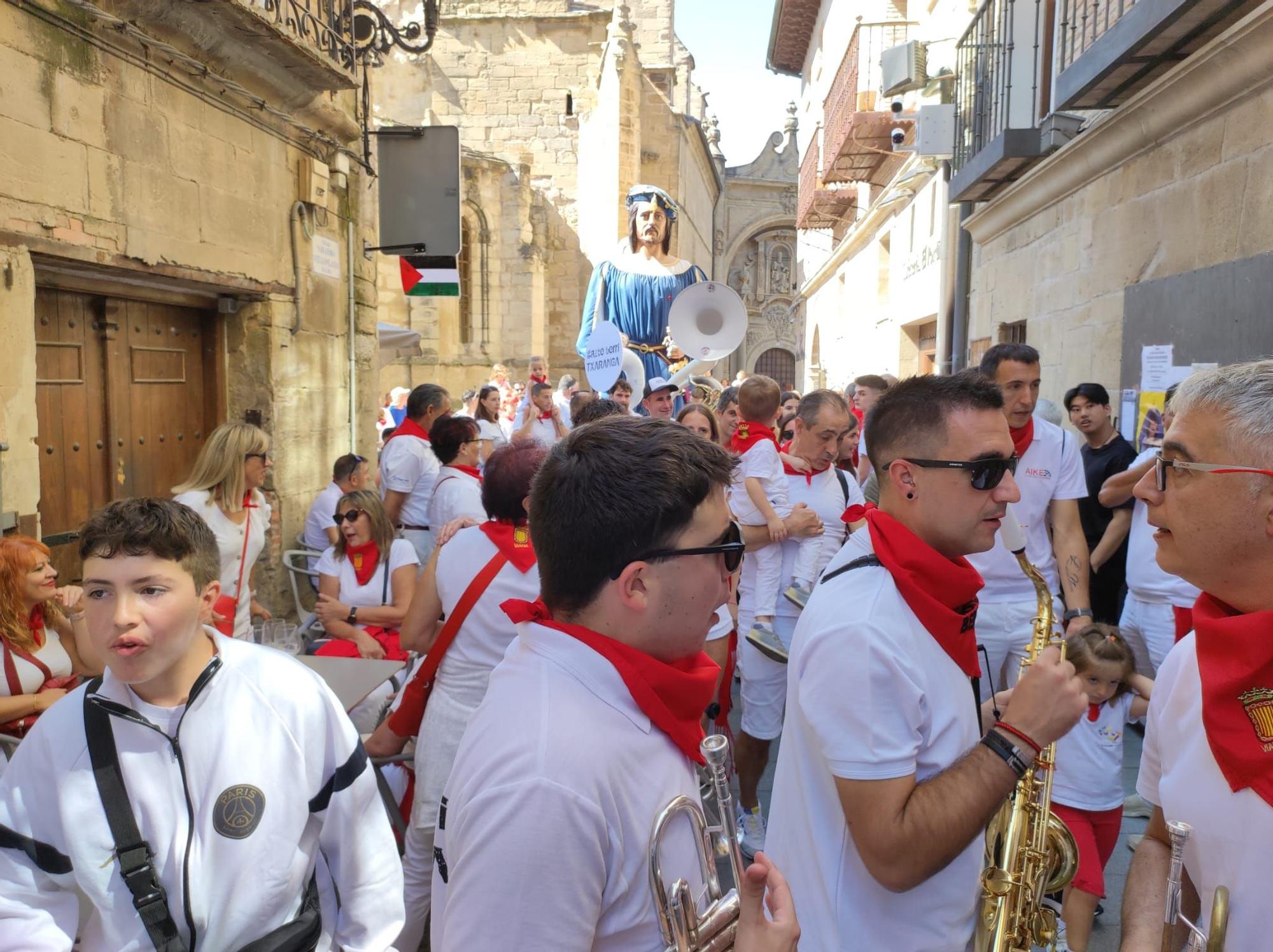 Fotos del cohete de fiestas de Viana 2025