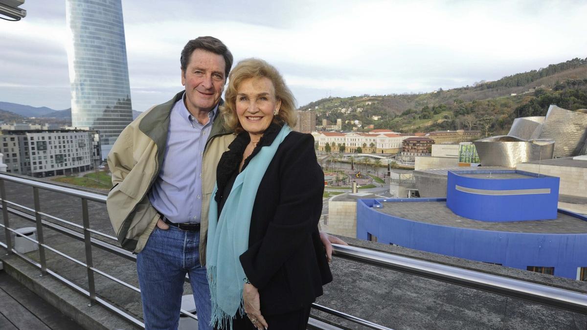 John Garamendi junto a su esposa Patricia, en su última visita a Euskadi.