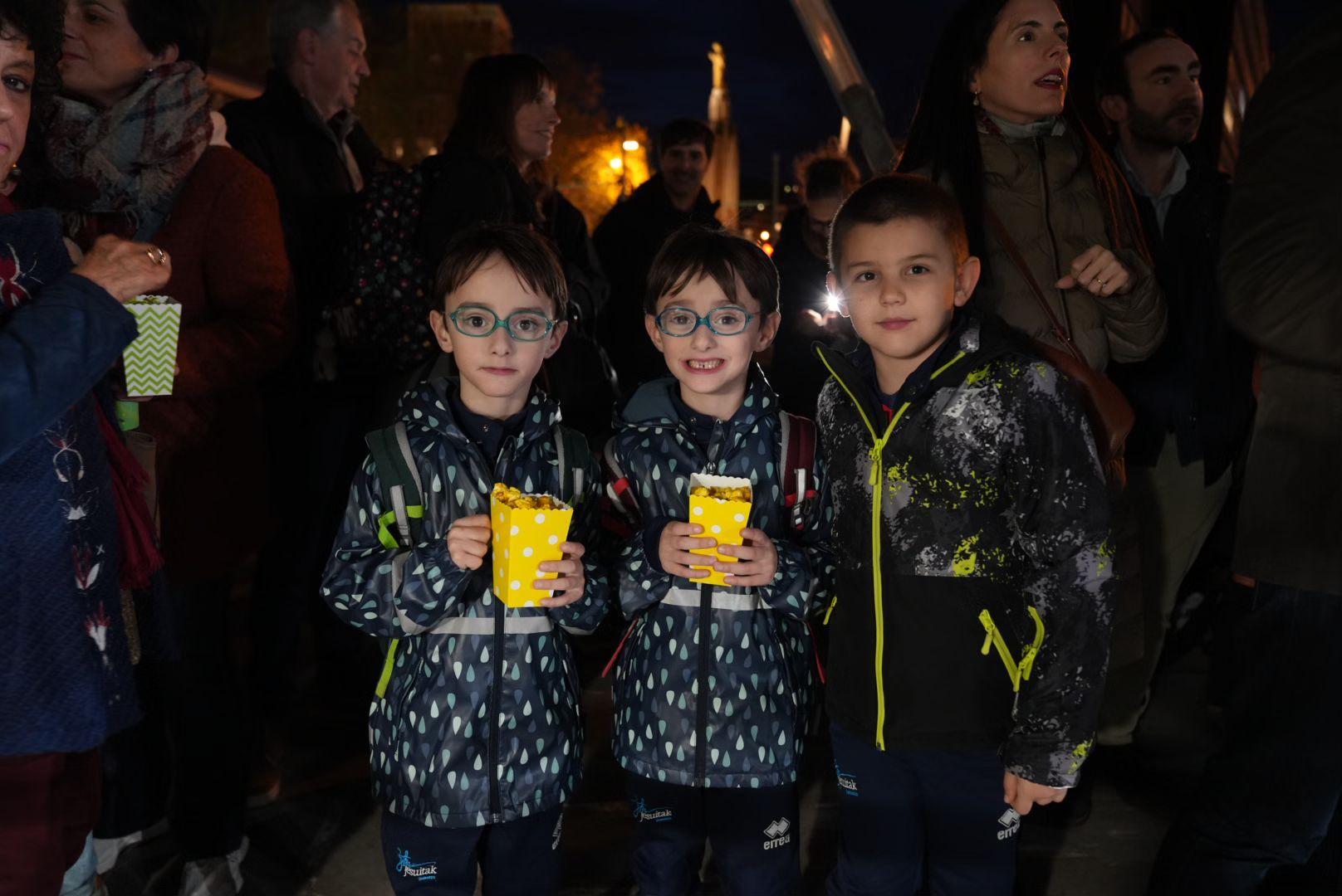 En imágenes: el Palacio Euskalduna se tematiza por Navidad