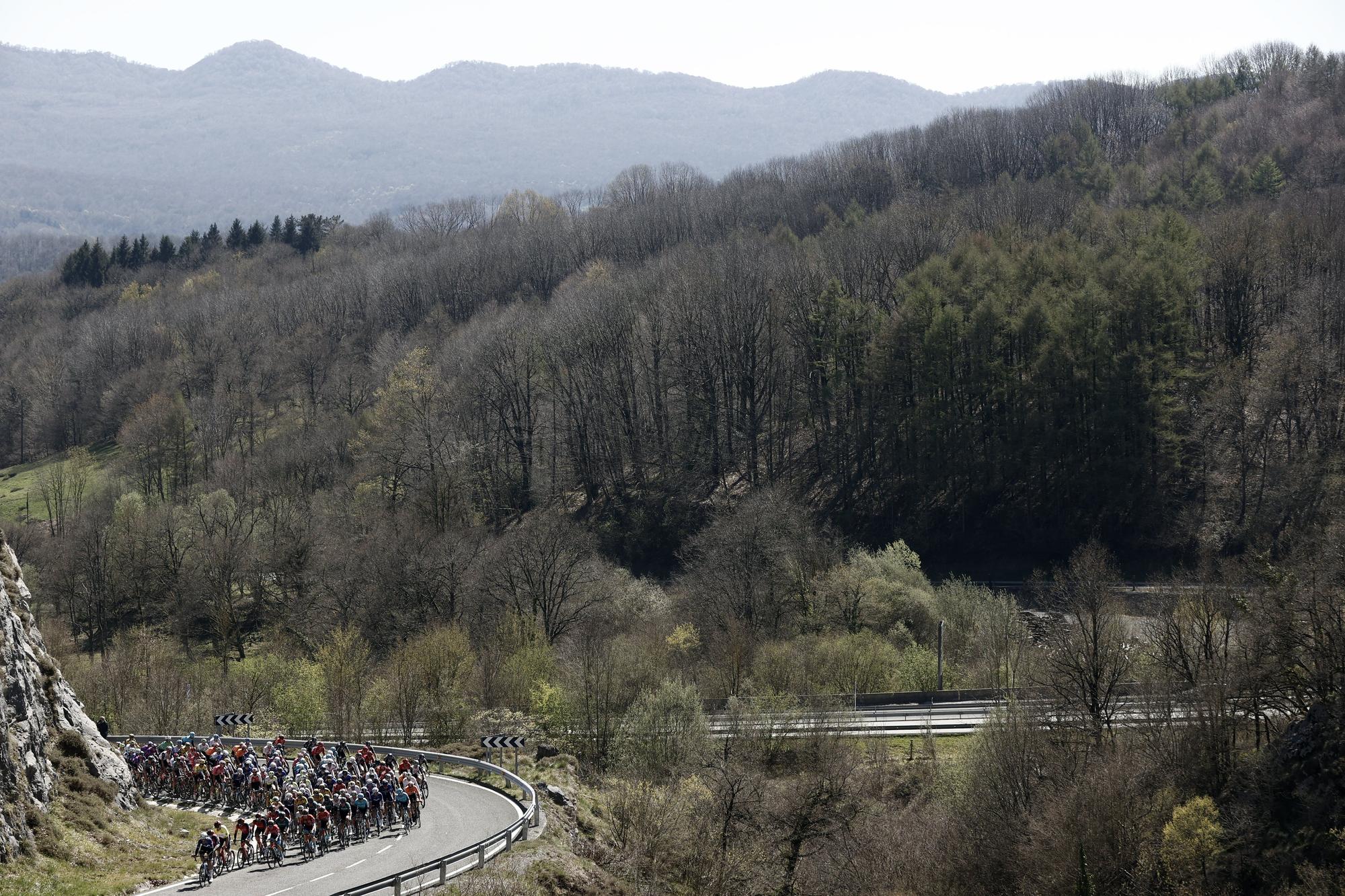 La segunda etapa de la Itzulia, en imágenes