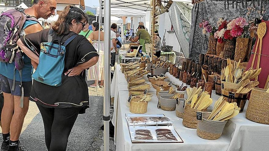 El tradicional mercado de Auritz/Burguete reúne a casi 80 productores locales