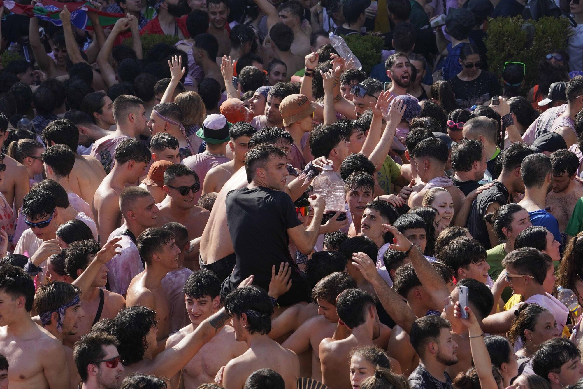 En imágenes: Así ha sido la bajada de Celedón en 2025
