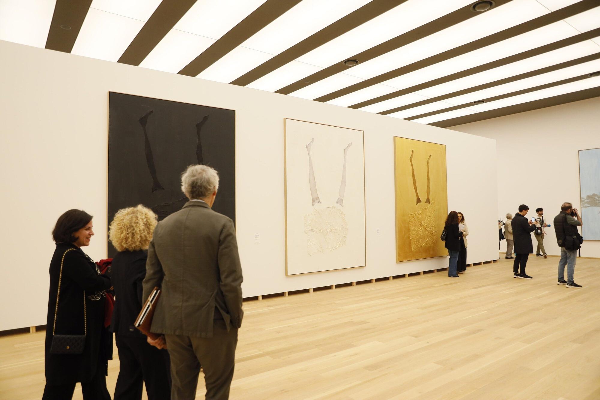 El edificio moderno del Bellas Artes reabre con Baselitz, el artista que decidió pintar el mundo al revés