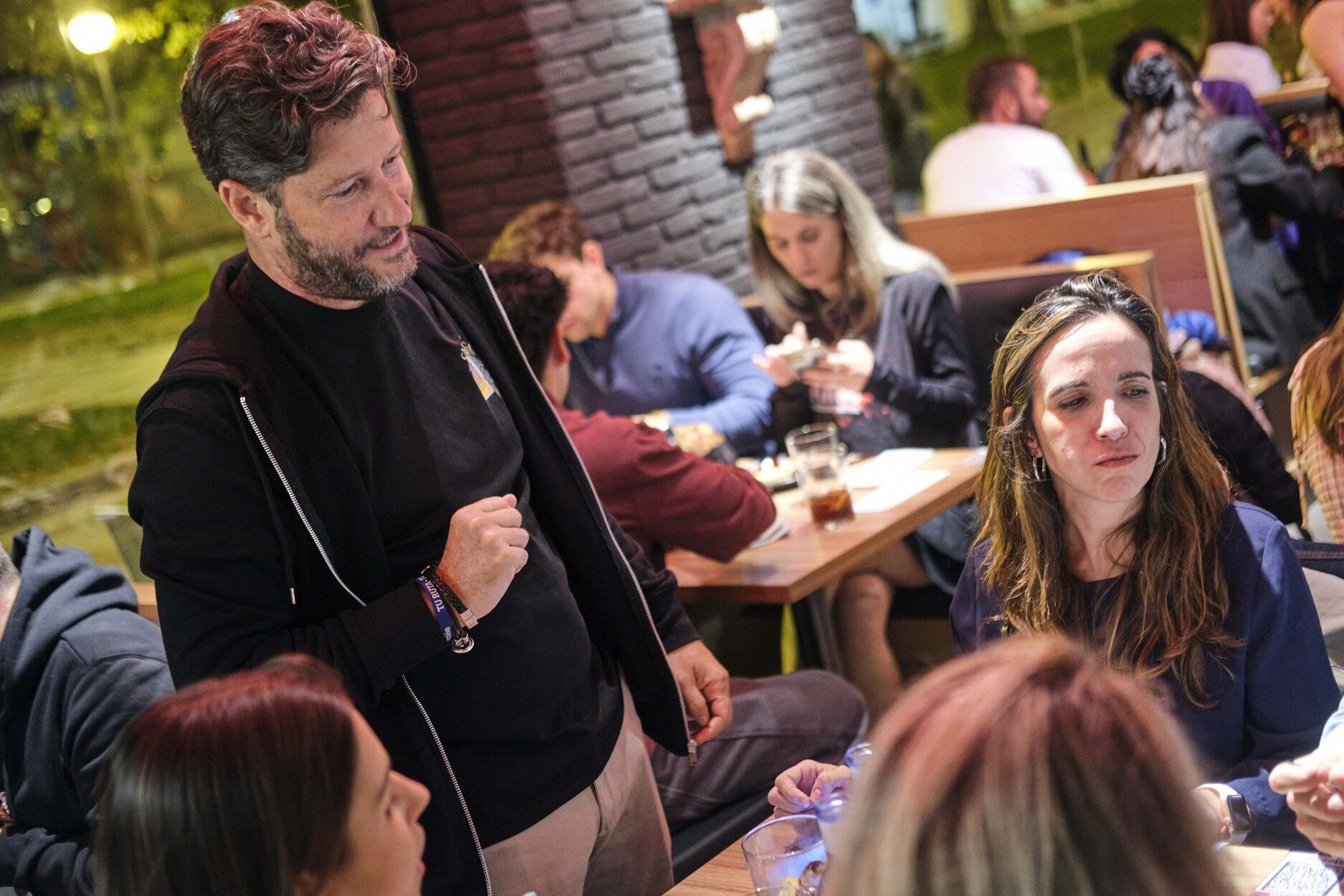Isla Sicilia reúne a más de 30 creadores de contenido en un evento único en Pamplona