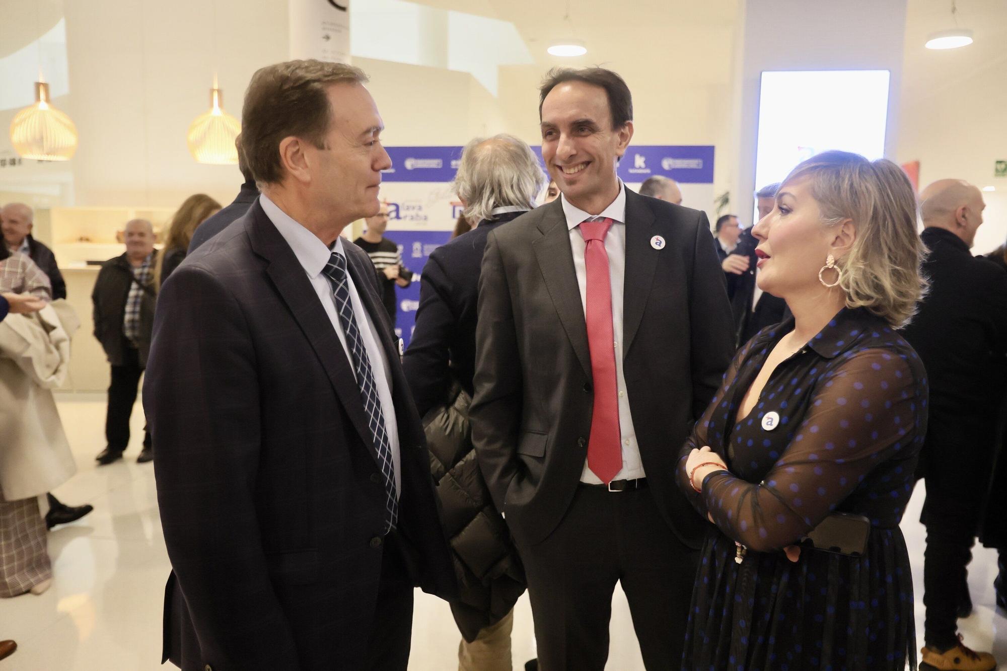 En imágenes: Más de 600 invitados celebran los 20 años de DNA en los Premios +Álava Sariak