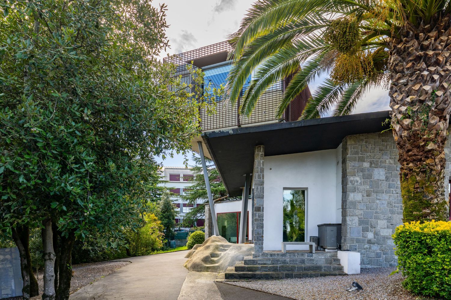 Exclusiva Villa Bifamiliar en venta en un paraíso, ubicada en el Alto de Zorroaga, en San Sebastián