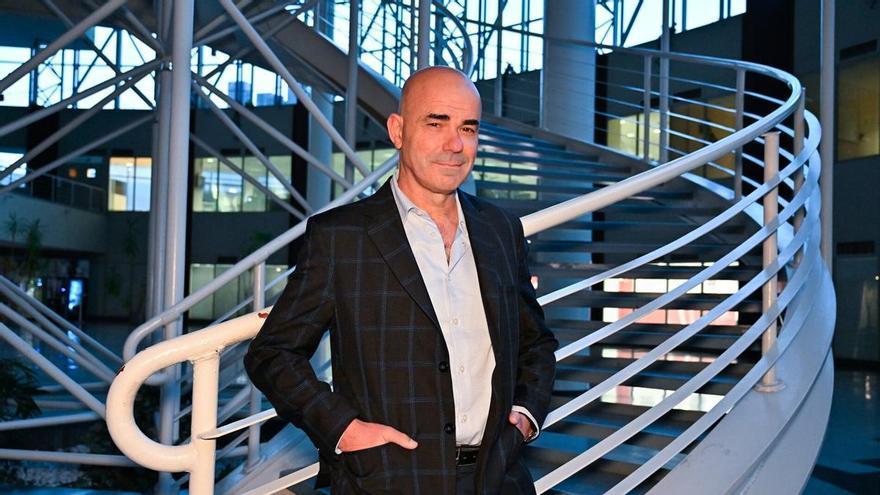 Eduardo Sacheri, escritor: “Durante la guerra, el ‘nosotros’ se reduce a los que están al lado”