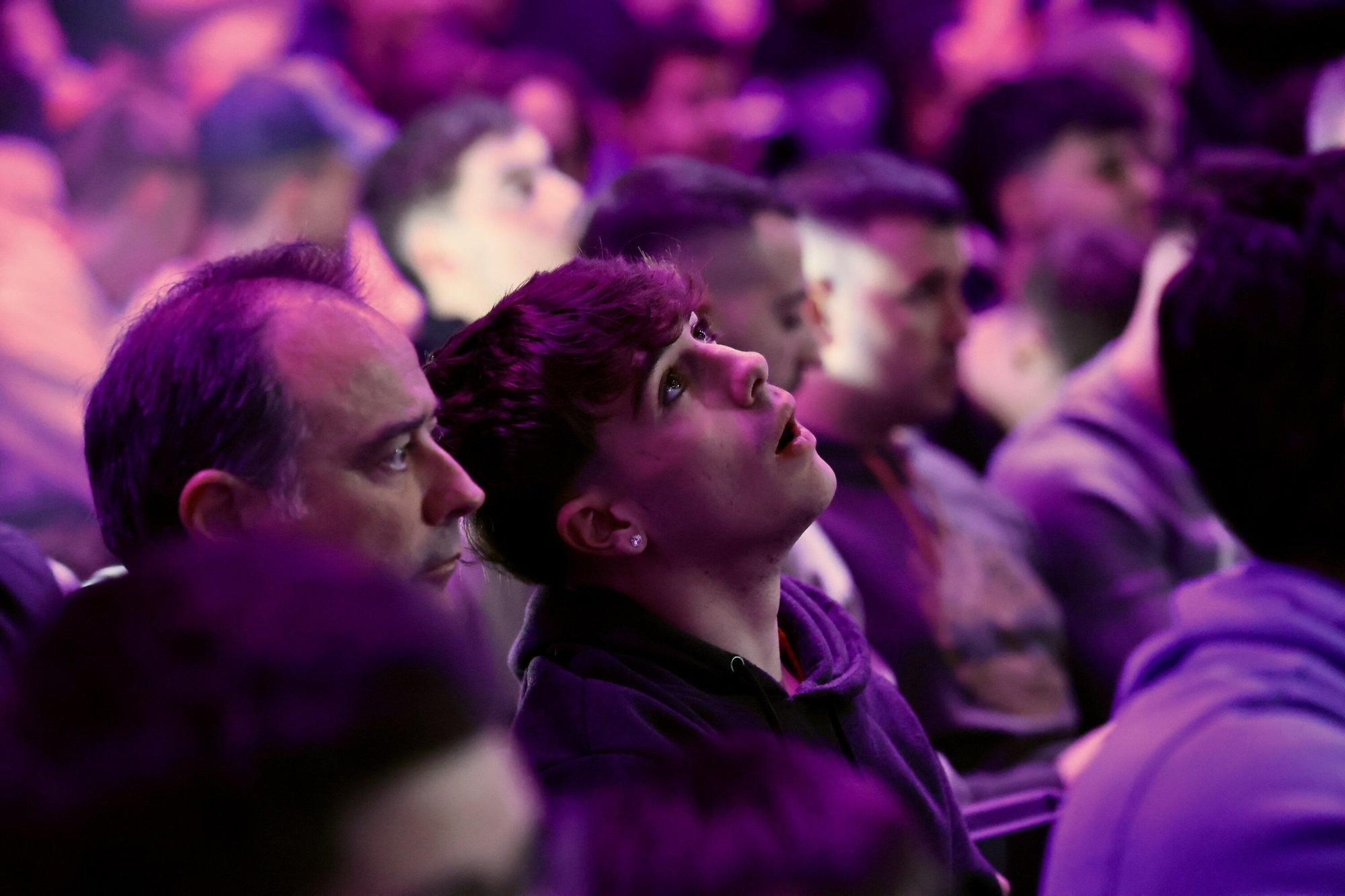 En imágenes: El Buesa se rinde al MMA con Topuria como estrella