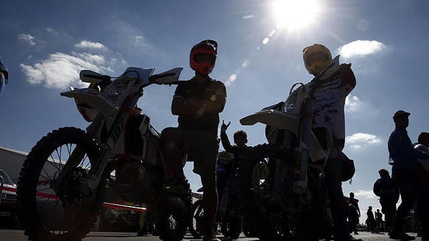 Tráfico analiza junto a los motoristas aspectos de seguridad en las vías vascas