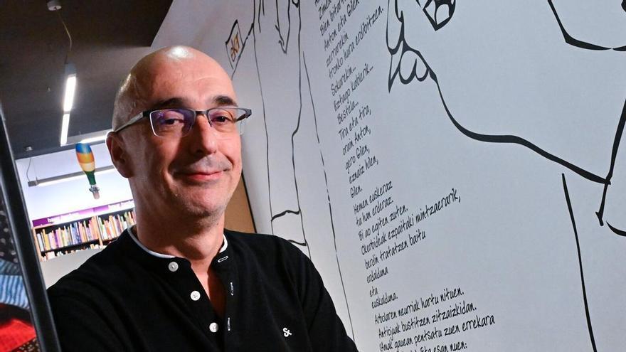 &quot;Esta novela habla de la discriminación contra vascos gitanos, los kaskarot&quot;