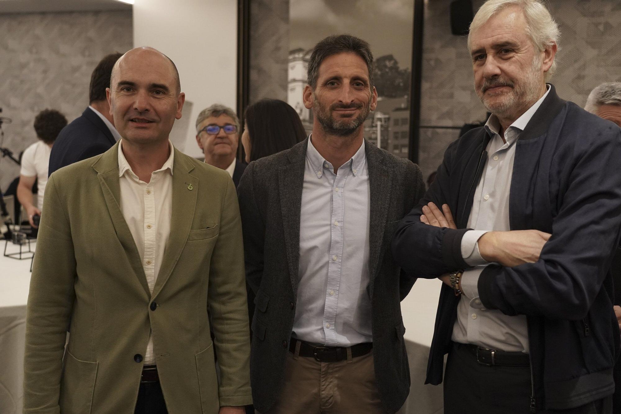 Alvaro Parro, de Laboral Kutxa, José Olabarri y José Luis Fuente.