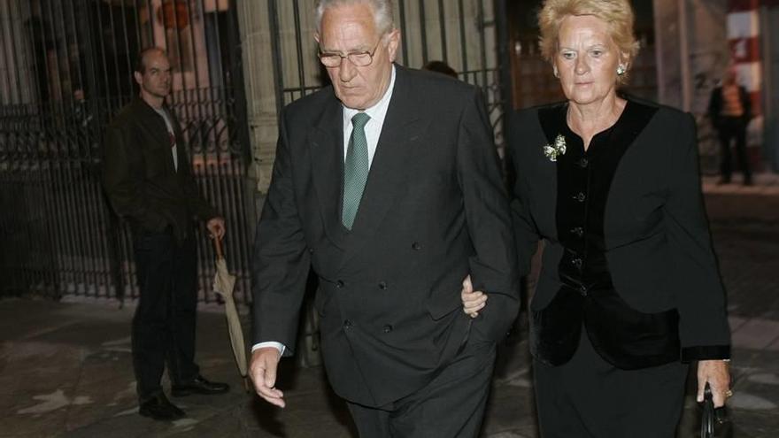 Juan María Urdangarin y su esposa, en una imagen tomada en Gasteiz en 2005.