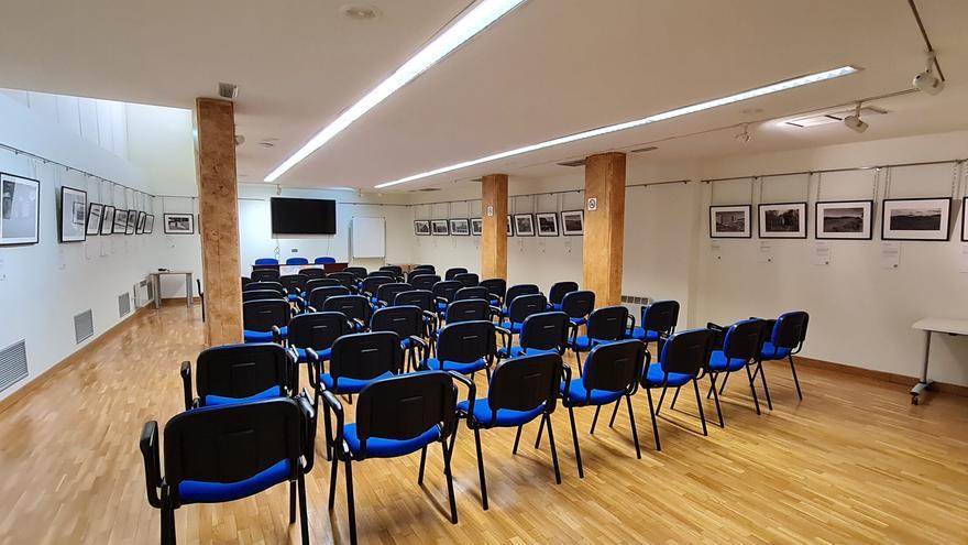 Toquero clausura la sala del centro cívico de Tudela donde se muestra la exposición de LAB