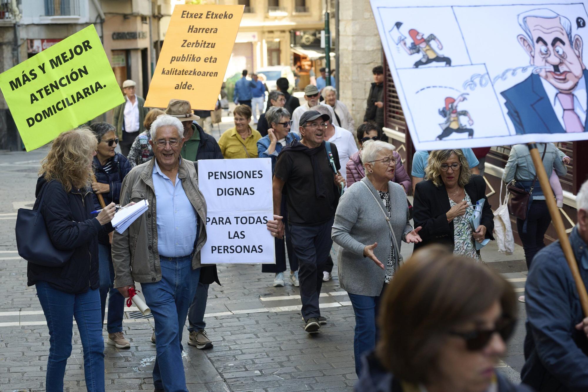 Manifestación en Pamplona de la plataforma 'Mayores frente a la crisis'