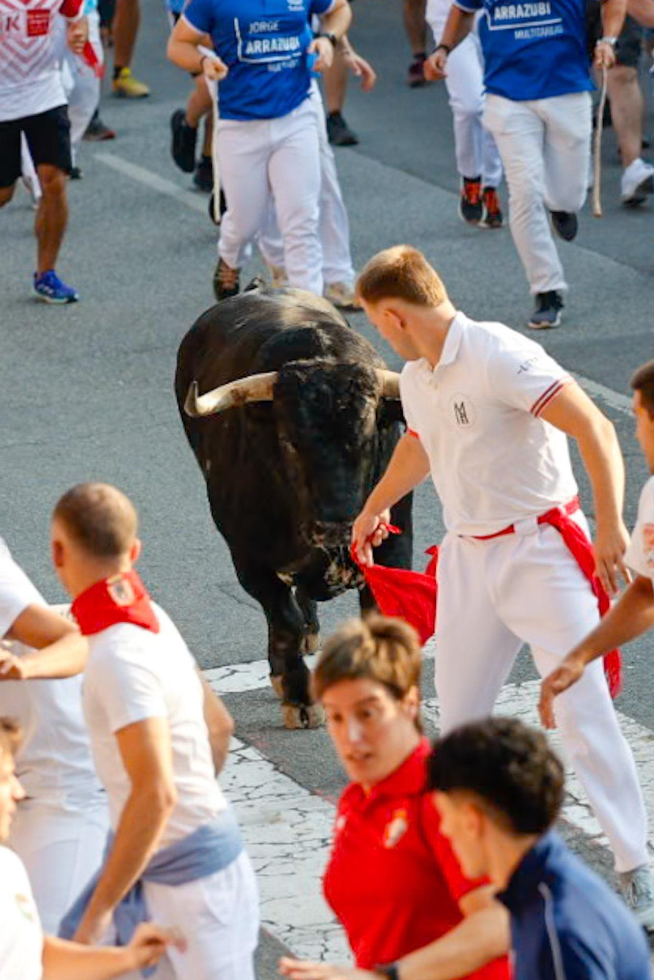 Fotos del primer encierro de fiestas de Tafalla
