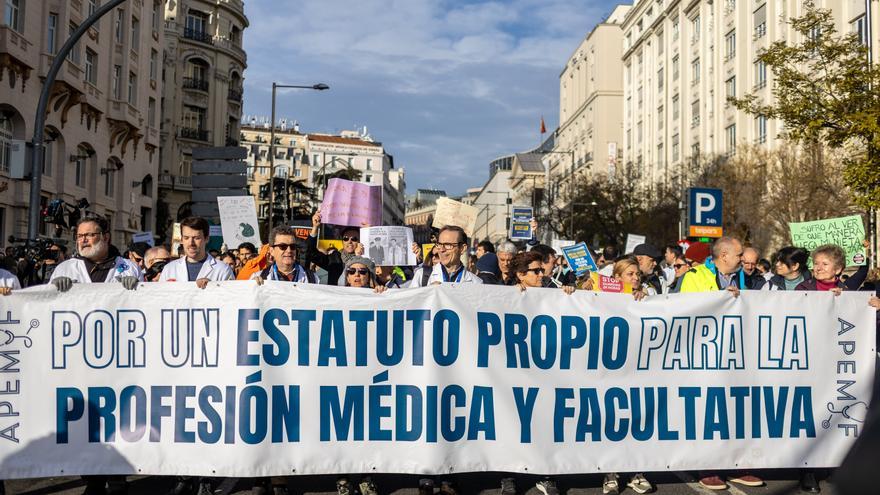 Los sindicatos médicos convocan una huelga indefinida a partir del 16 de febrero