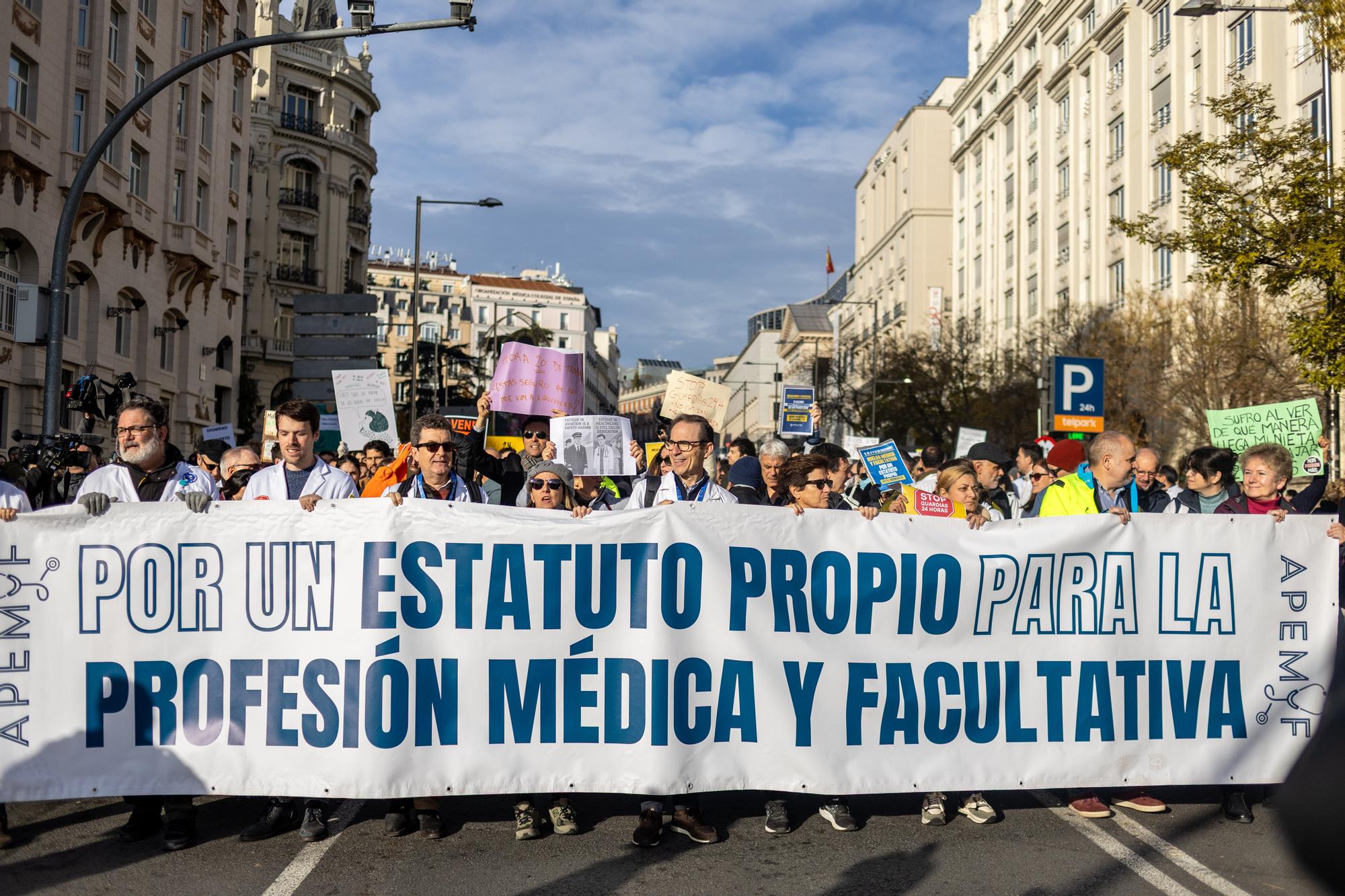 En imágenes: Los médicos mantienen el pulso con Sanidad en una nueva huelga contra el estatuto marco