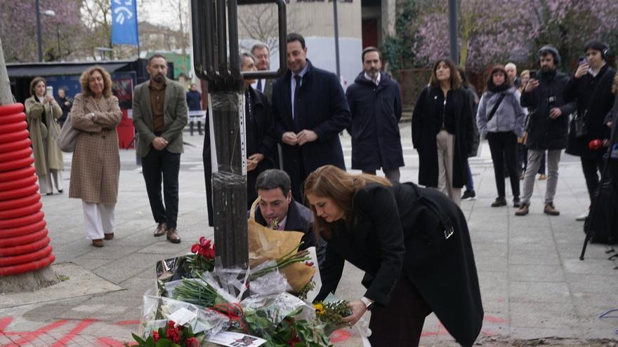 El lehendakari honra la memoria de las víctimas del 3 de marzo