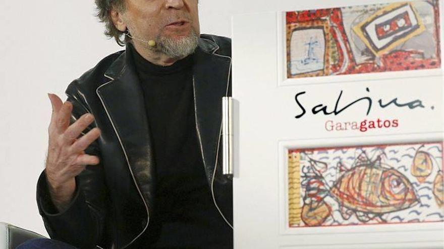 El cantante Joaquín Sabina durante la rueda de prensa de presentación de &quot;Garagatos&quot;