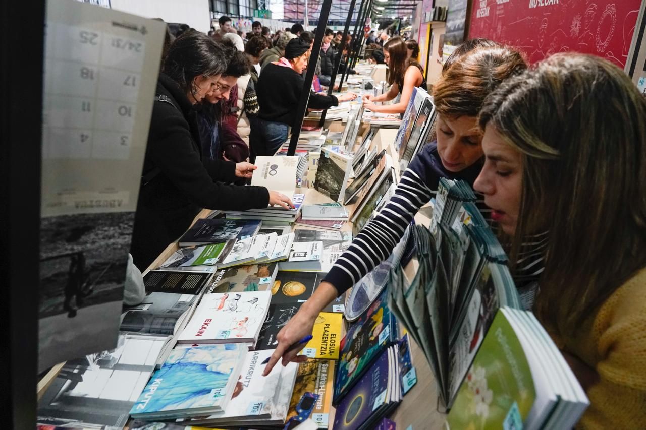 En imágenes: colas para acceder a una Durangoko Azoka a reventar