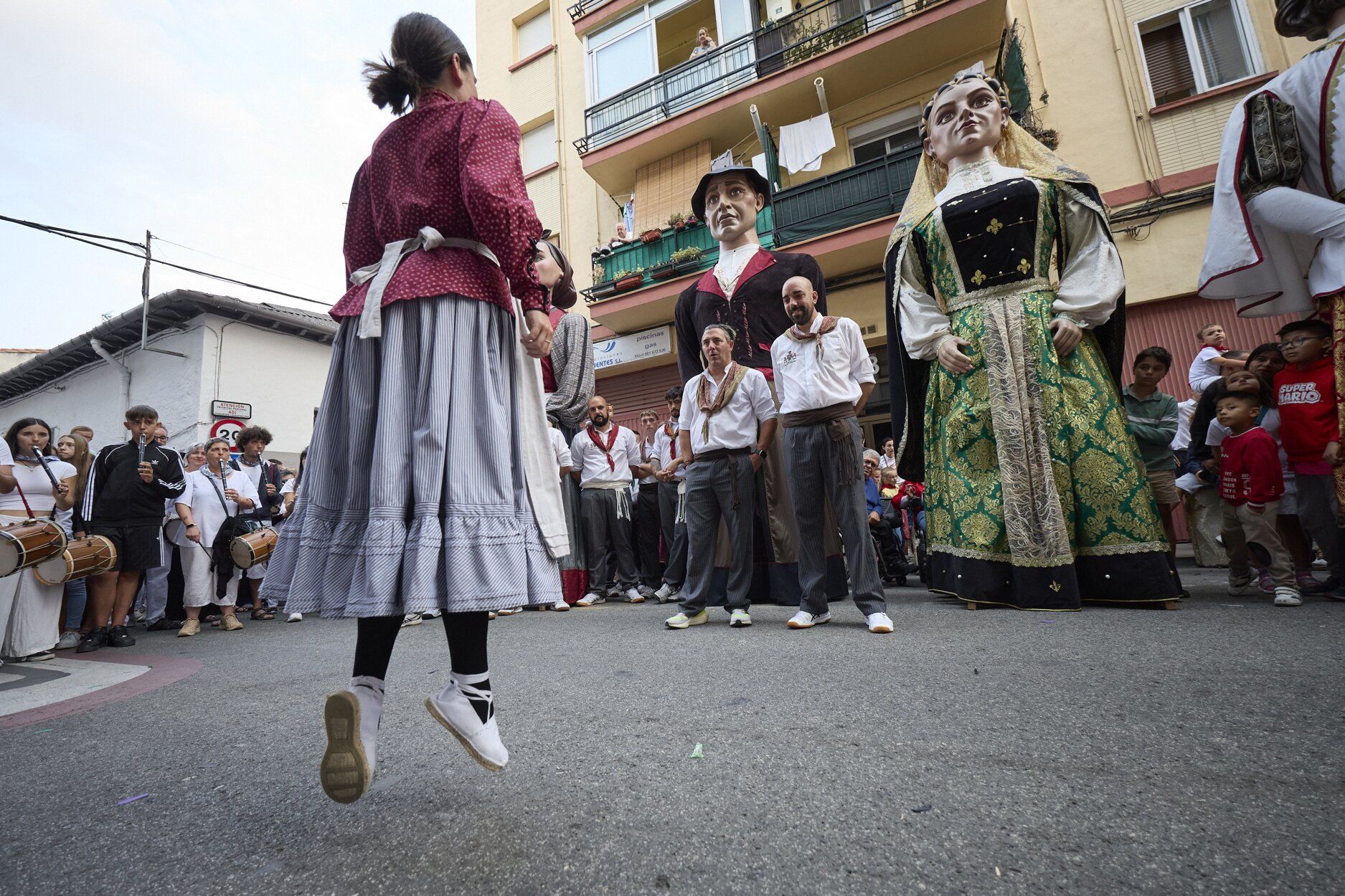 Fotos de la despedida de los gigantes en fiestas de Burlada