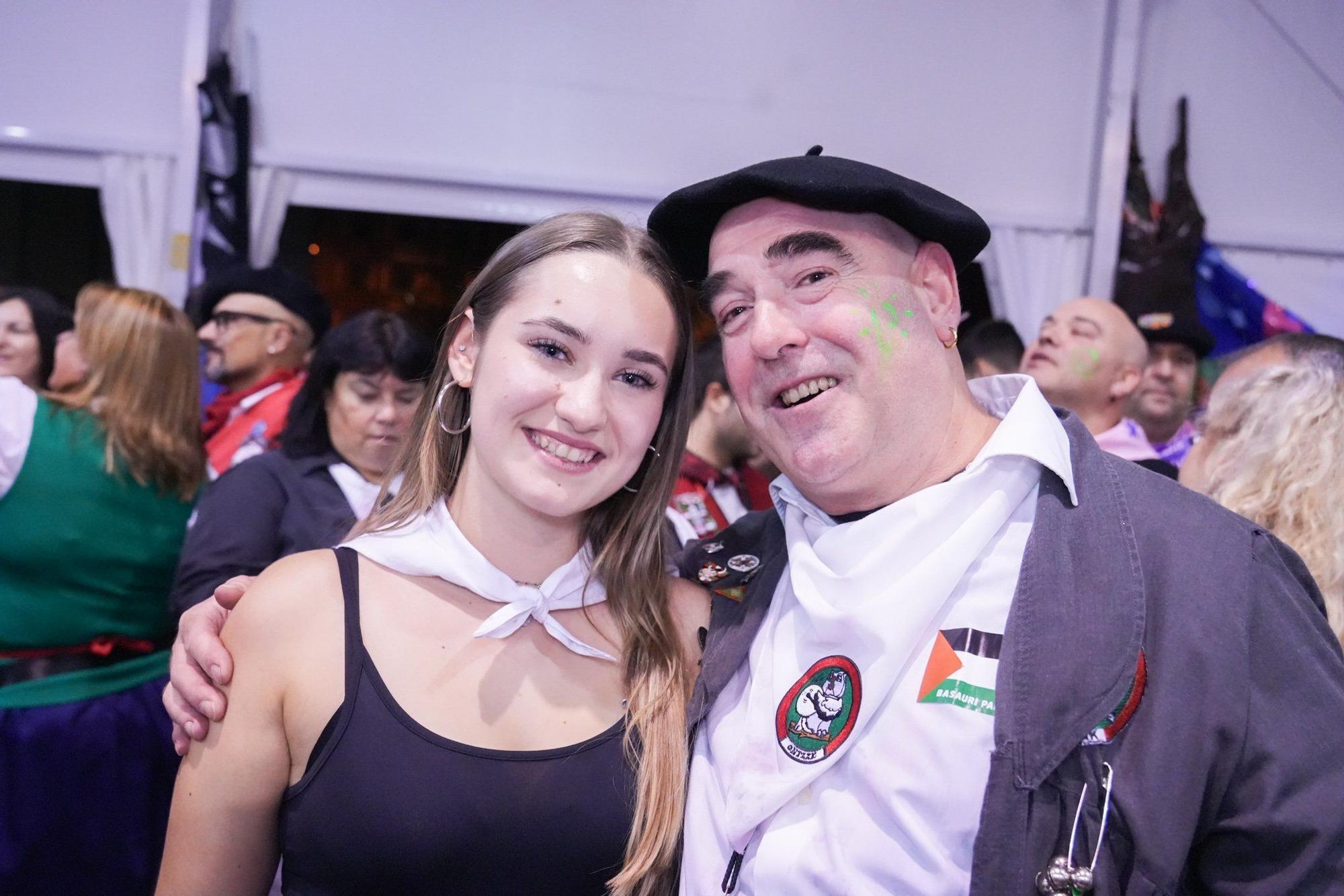 Yeray González da la salida a la intensa maratón de 9 días de fiestas de Basauri con las cuadrillas invadiendo las calles