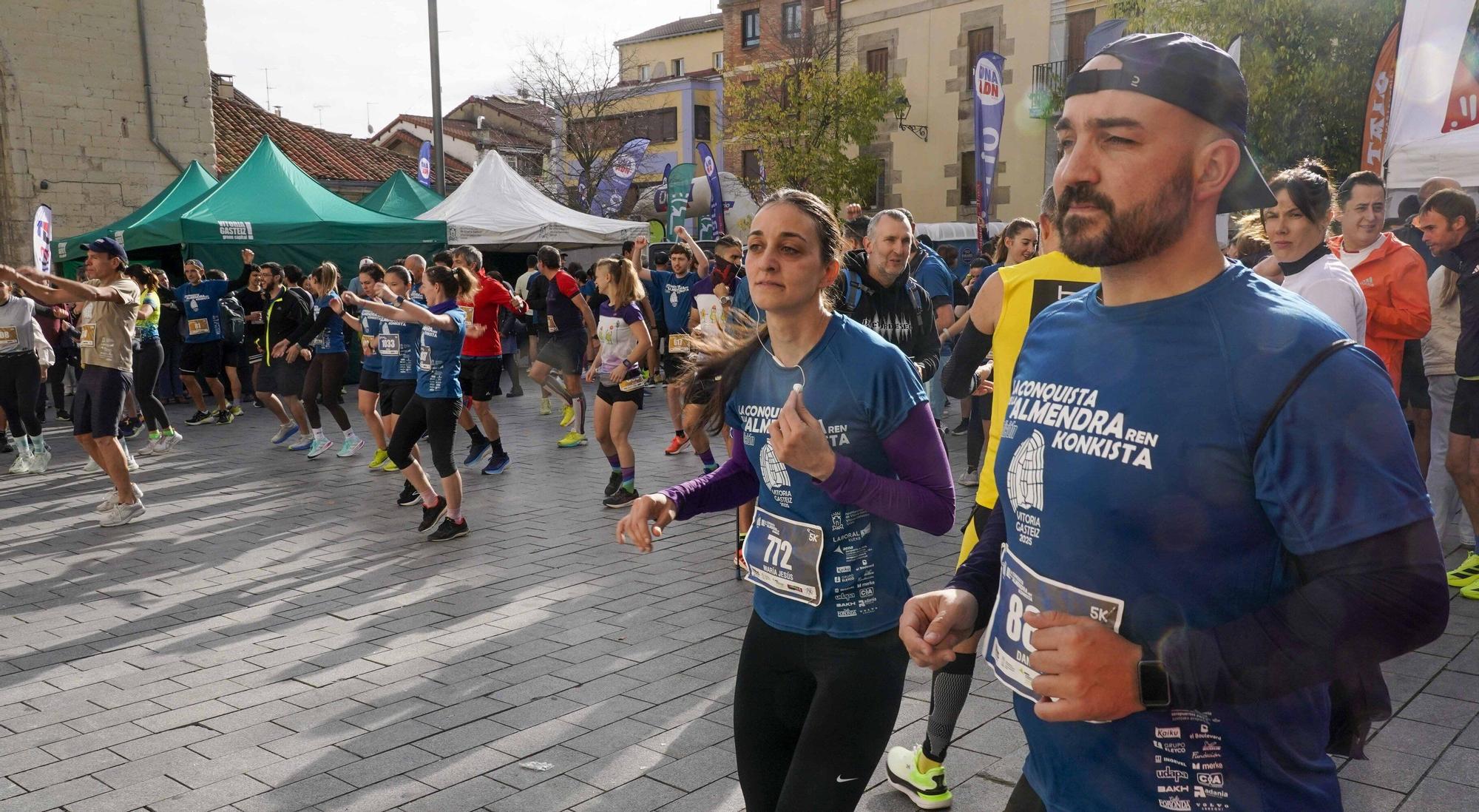 En imágenes: Buen tiempo y buen ambiente en la Conquista de la Almendra (¡Búscate en las fotos!)